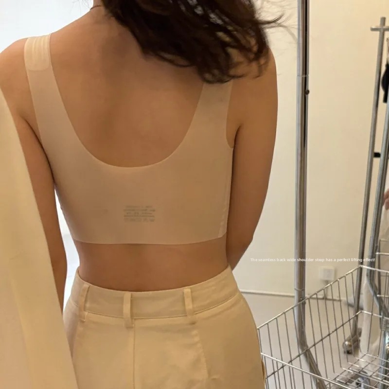 KUCLUT 아이스 스킨 파운데이션 리퀴드 울트라 씬  - Bra Top Seamless 리뷰 및 가격