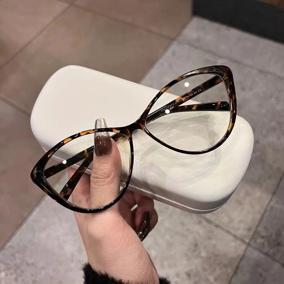 새로운 대형 프레임 캣아이 레트로 블루라이트 차단 무도 - Women'S Fashion Glasses Non Prescription 리뷰 및 가격